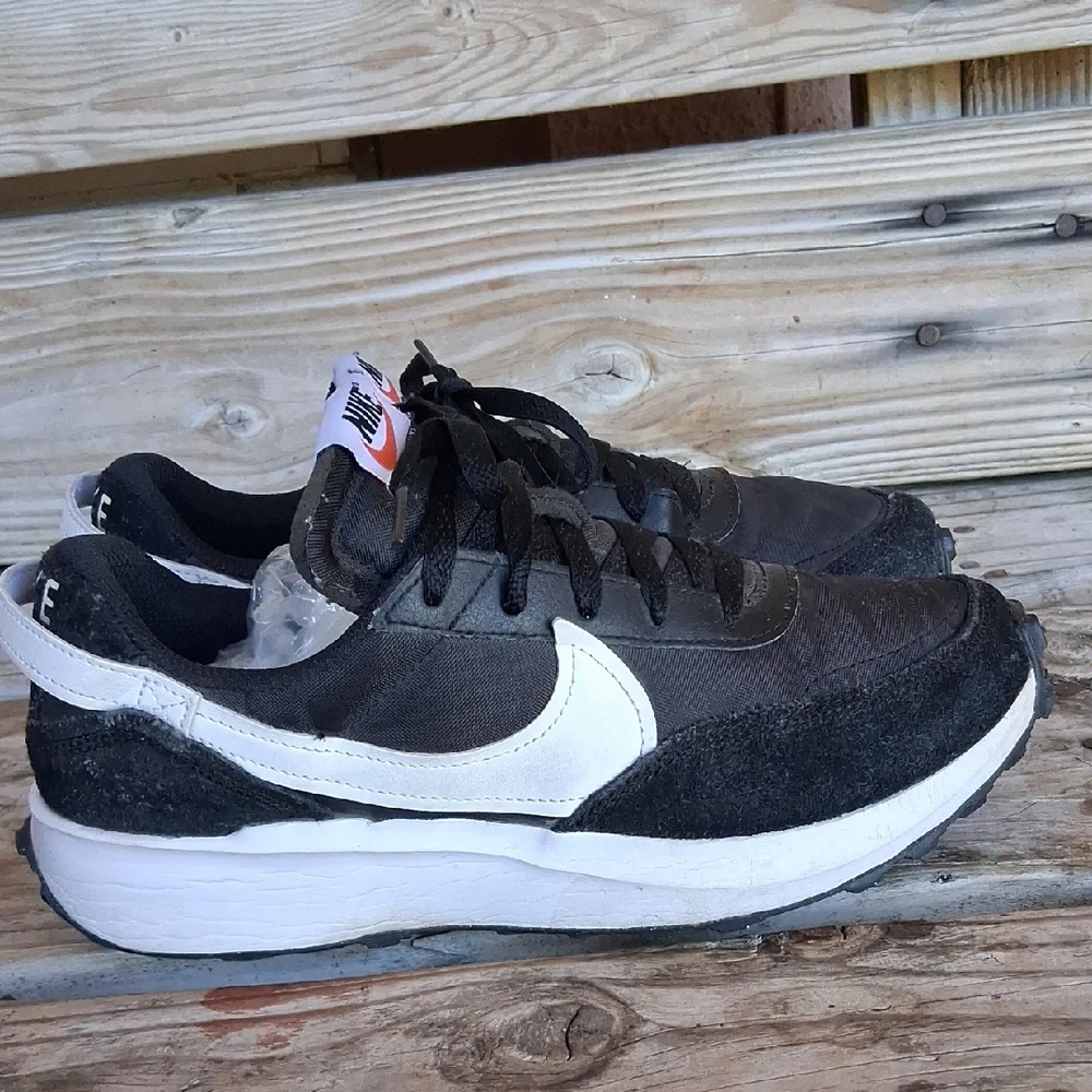 Nike Black and White Women's Sneakers